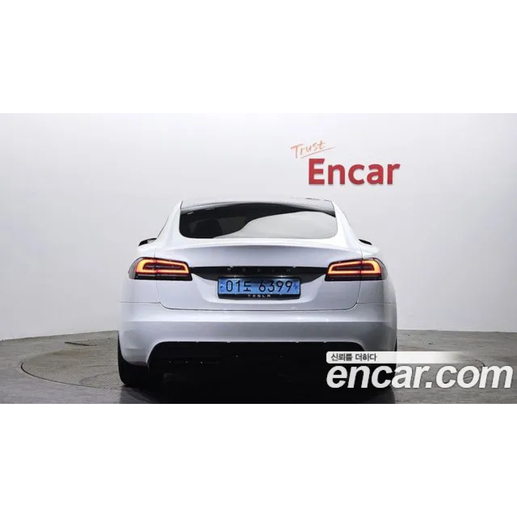 Tesla Model S 2023 г.