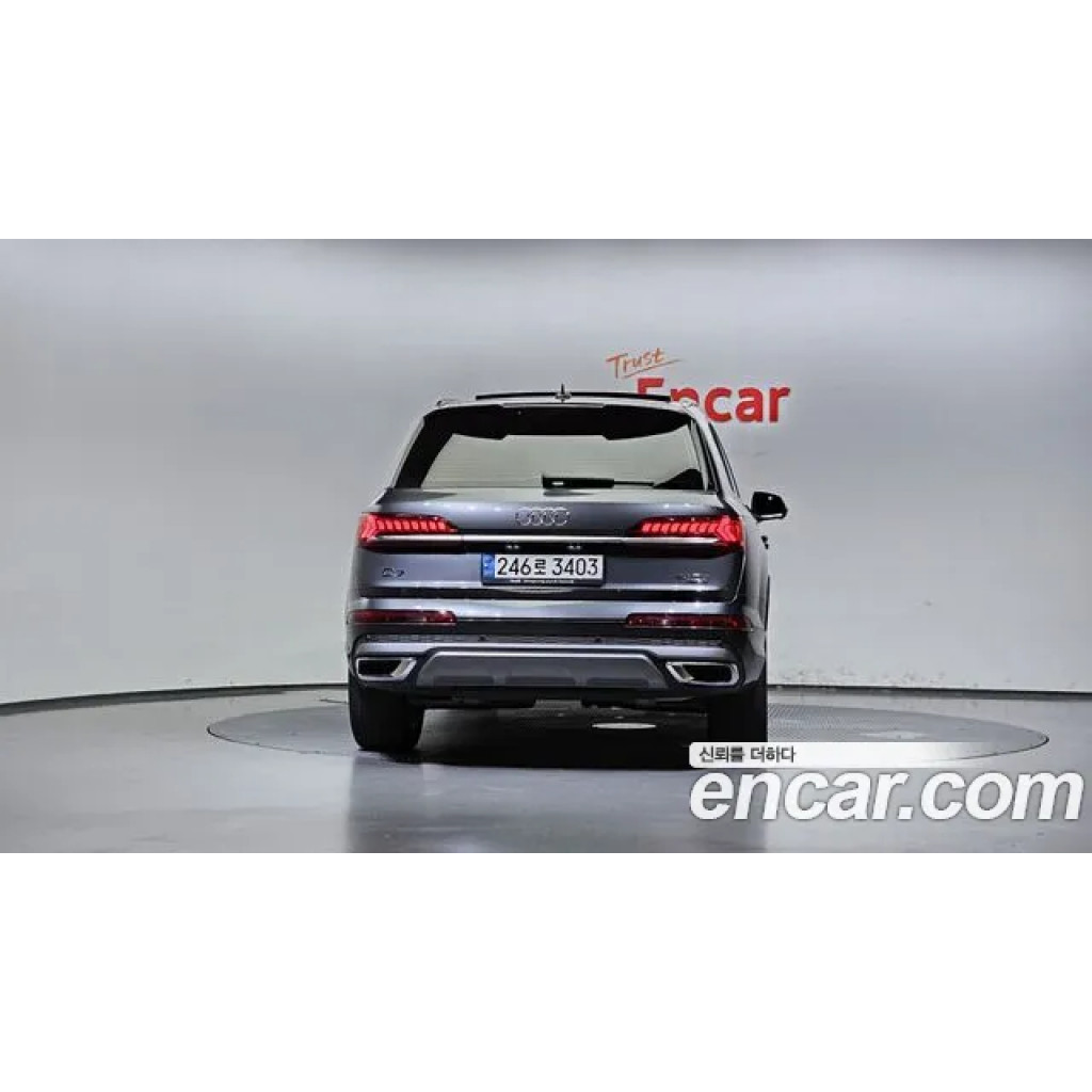 Audi Q7 2021 г.
