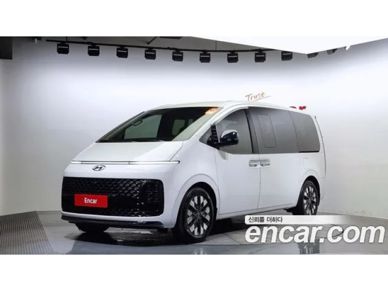 Hyundai Staria 2024 г.