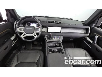 Land Rover Defender 2023 г.