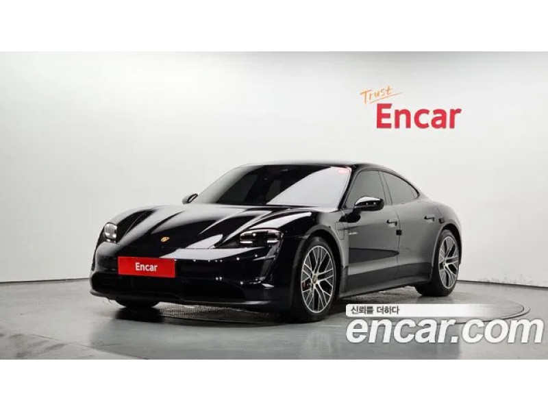 Porsche Taycan 2022 г.