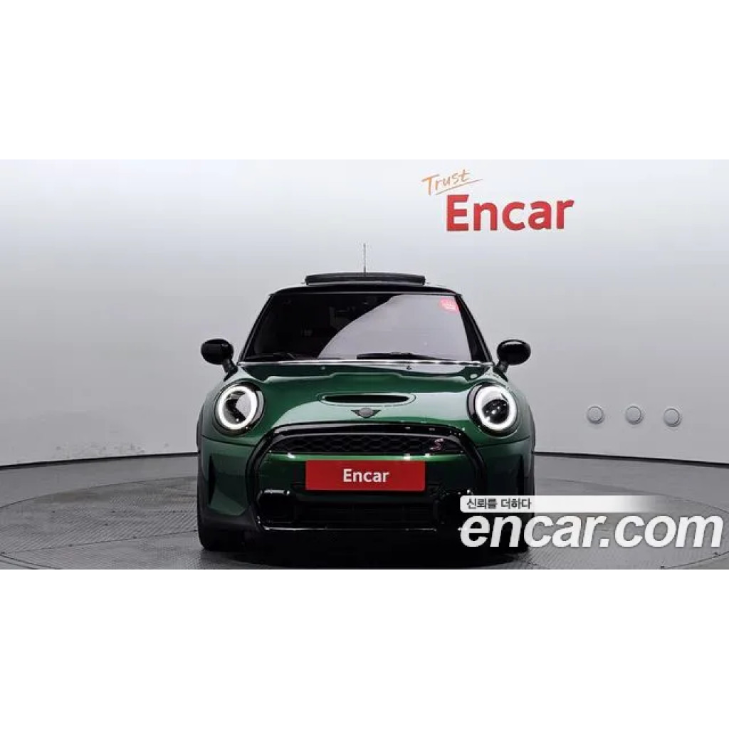 Mini Cooper 2024 г.