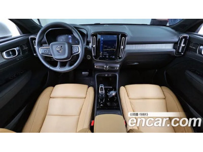 Volvo XC40 2021 г.