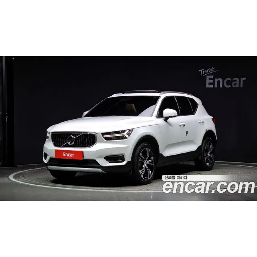 Volvo XC40 2021 г.