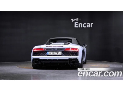 Audi R8 2021 г.