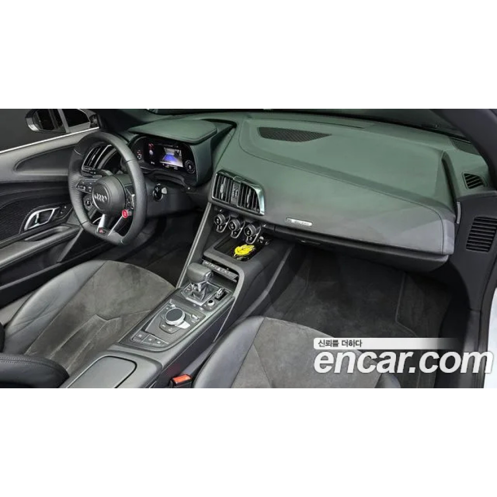 Audi R8 2021 г.