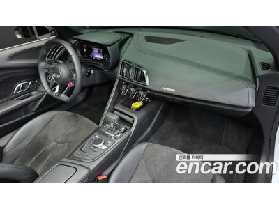 Audi R8 2021 г.