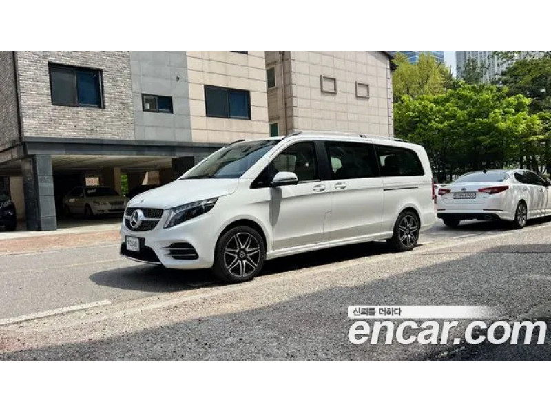 Mercedes Benz V-Class 2023 г.