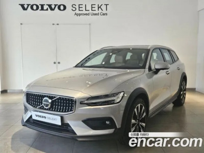 Volvo V60 2023 г.