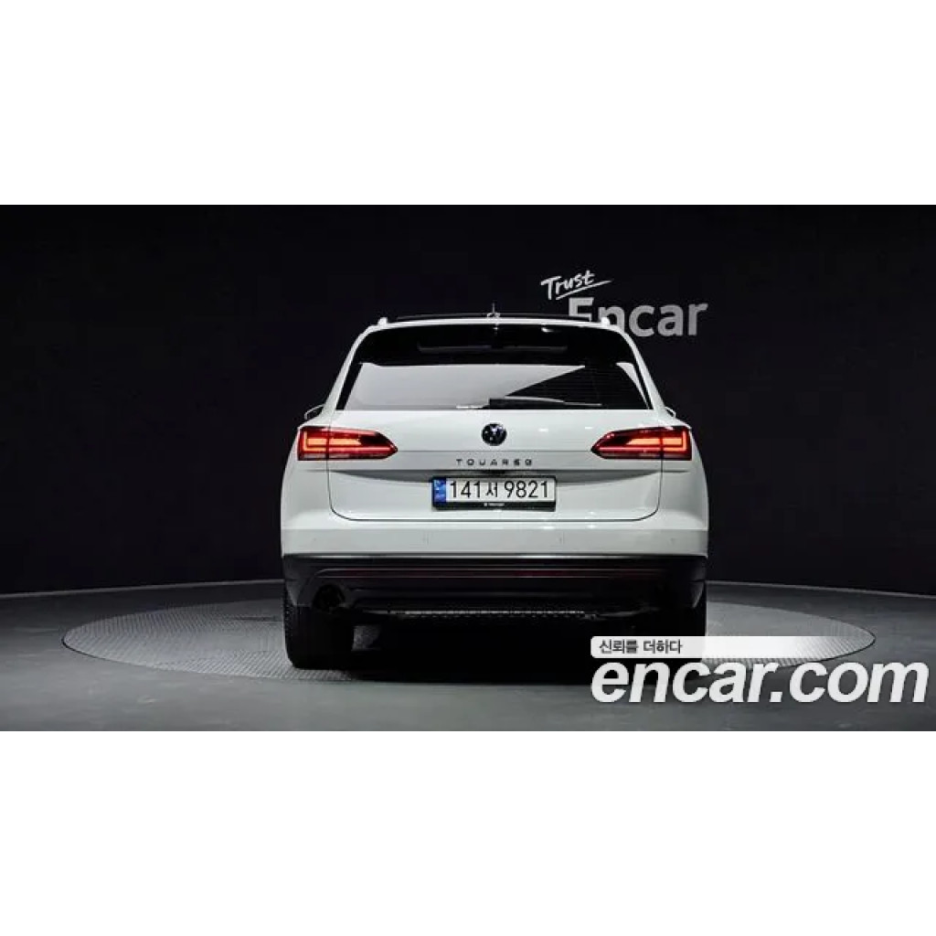 Volkswagen Touareg 2021 г.