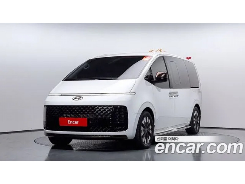 Hyundai Staria 2023 г.