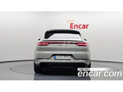 Porsche Cayenne 2022 г.