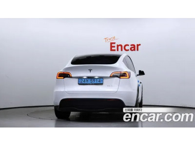 Tesla Model Y 2023 г.