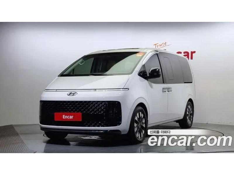 Hyundai Staria 2023 г.