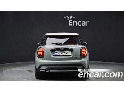 Mini Cooper 2023 г.