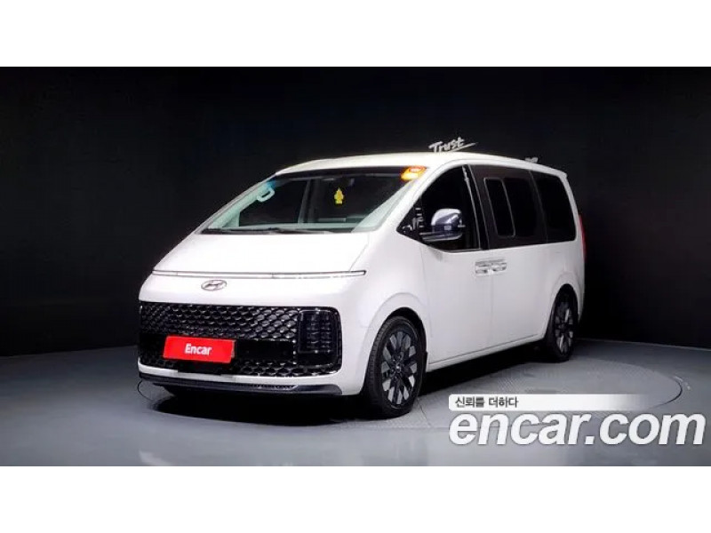 Hyundai Staria 2023 г.