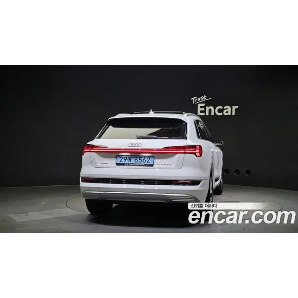 Audi E-tron 2020 г.