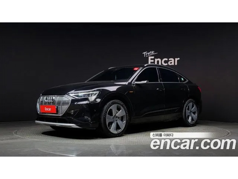 Audi E-tron 2021 г.