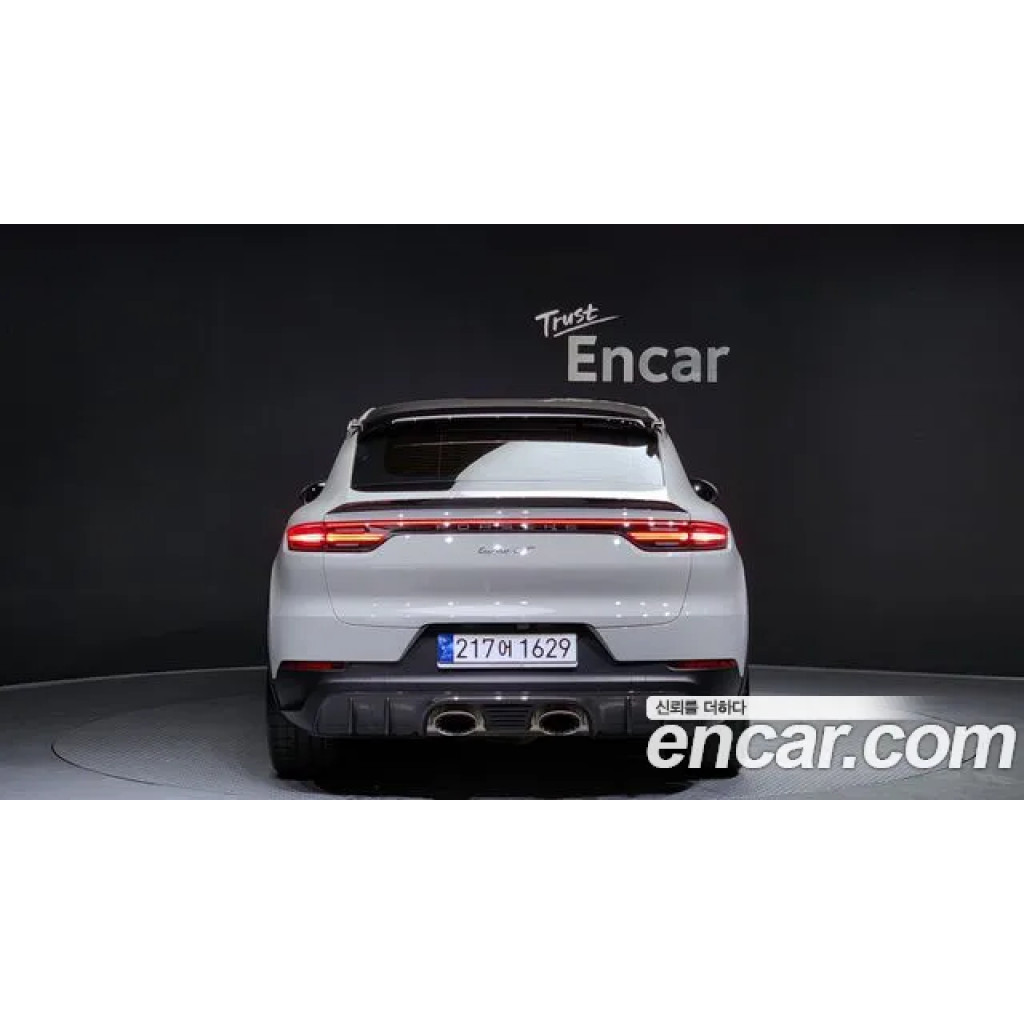 Porsche Cayenne 2023 г.