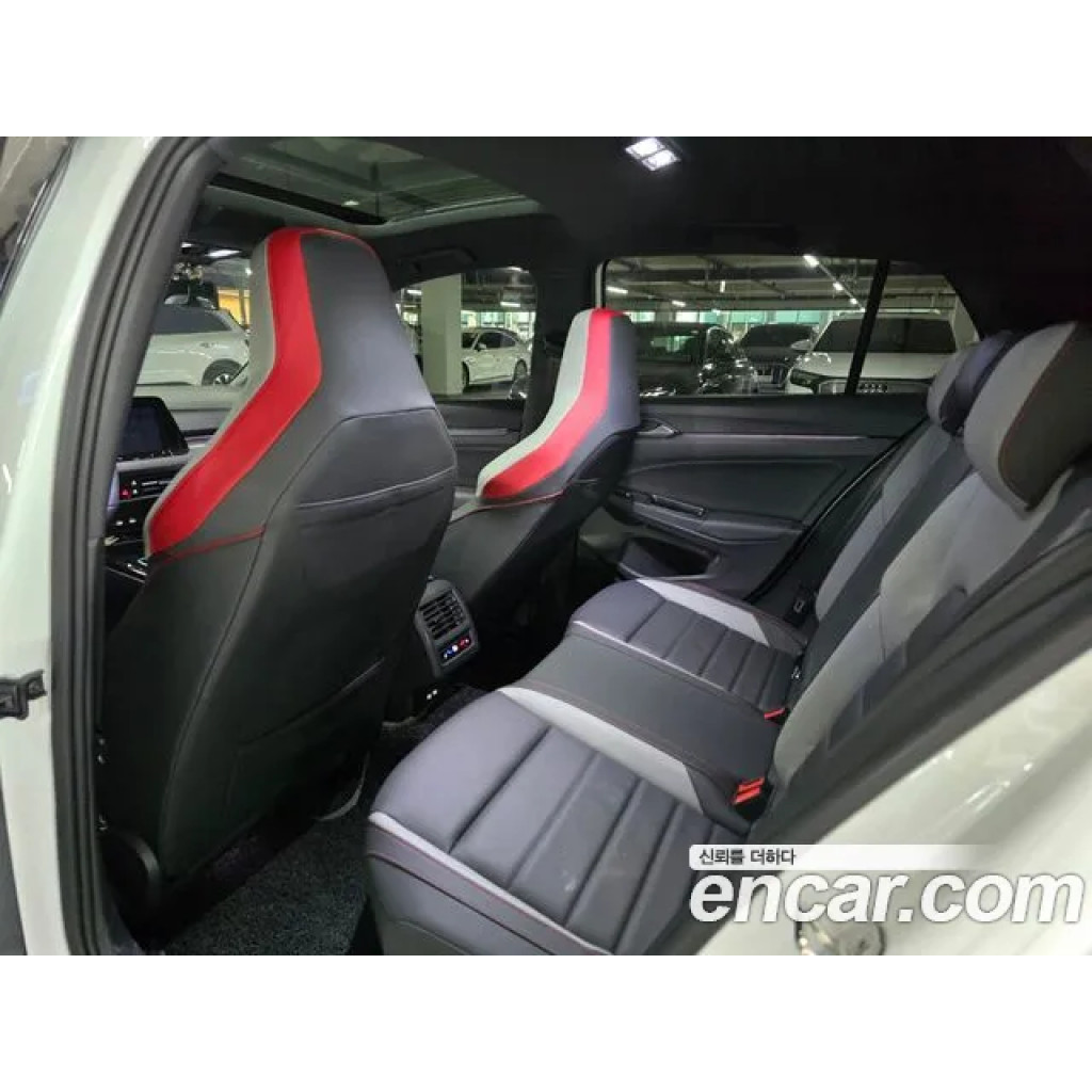 Volkswagen Golf 2024 г.