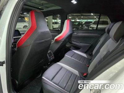 Volkswagen Golf 2024 г.