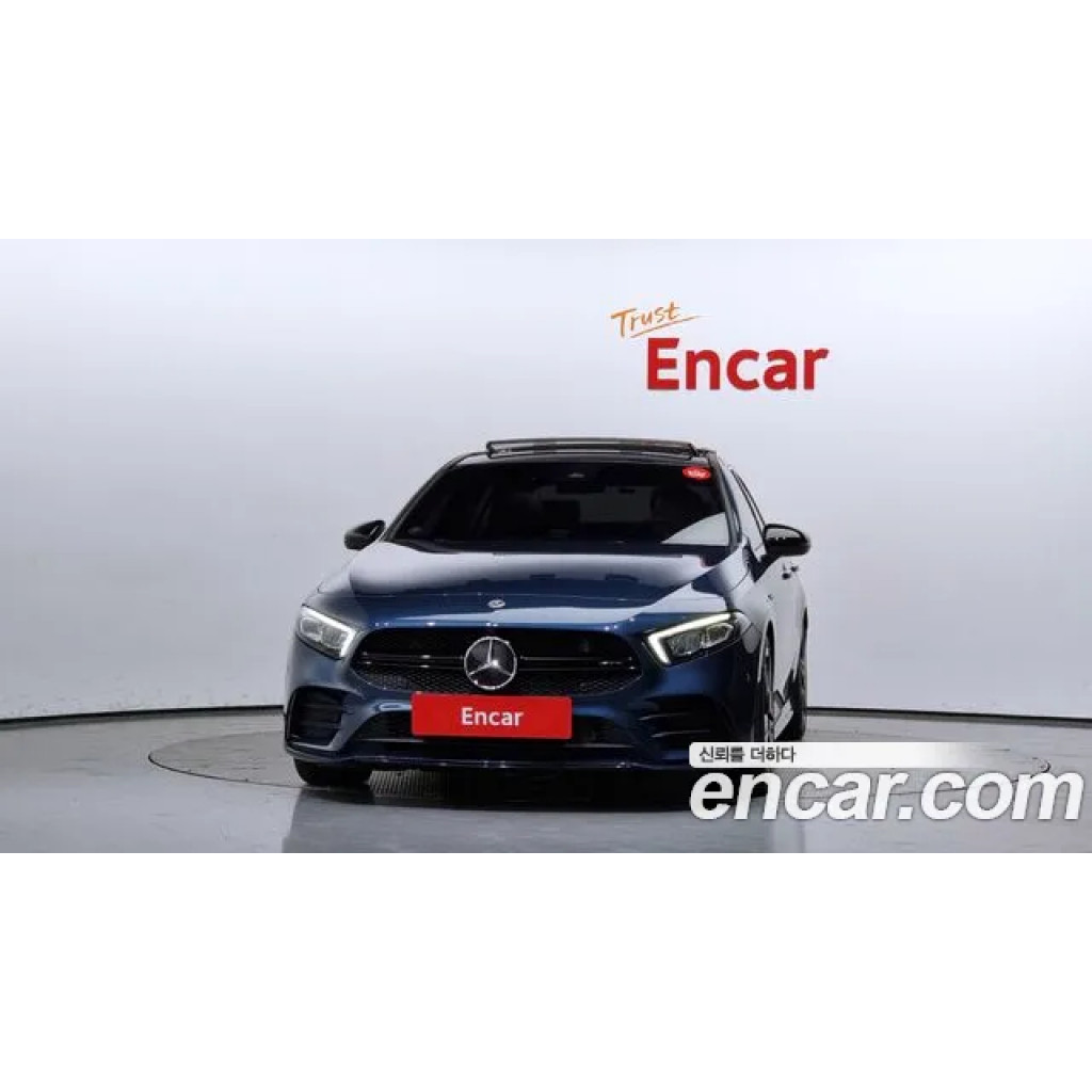 Mercedes Benz A-Class 2023 г.