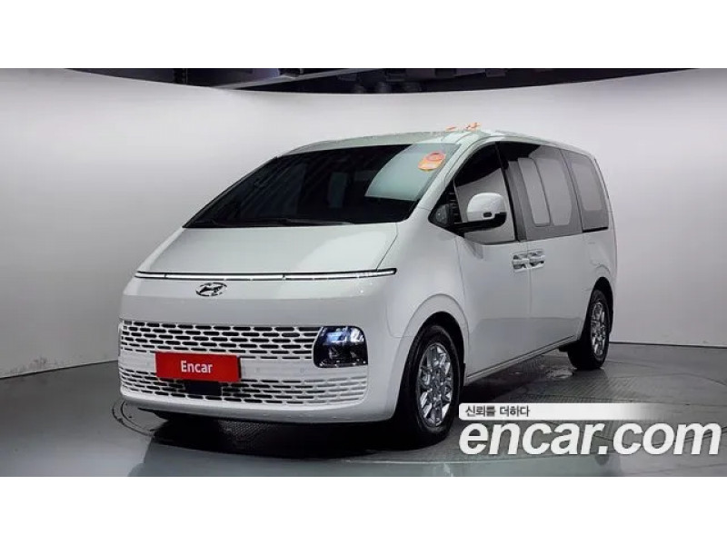 Hyundai Staria 2023 г.