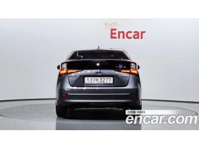 Toyota Prius 2022 г.