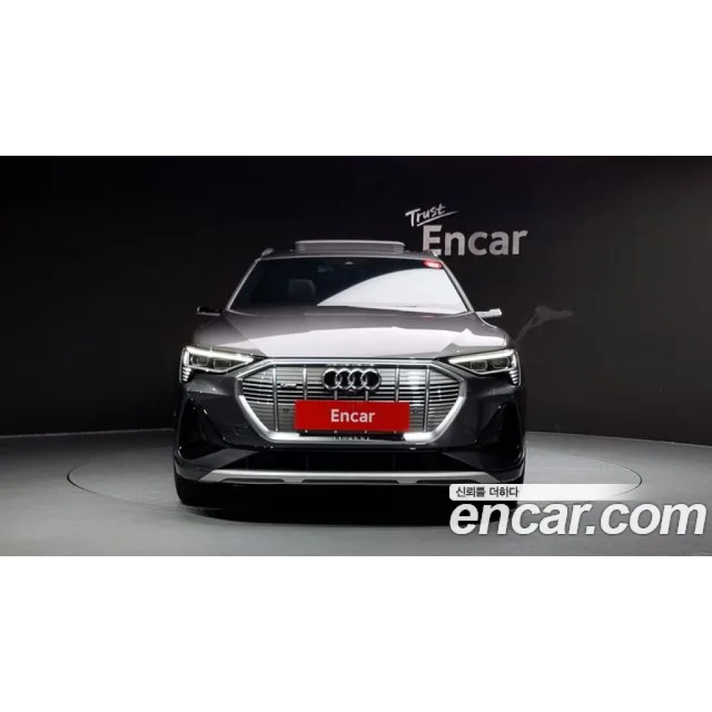 Audi E-tron 2021 г.