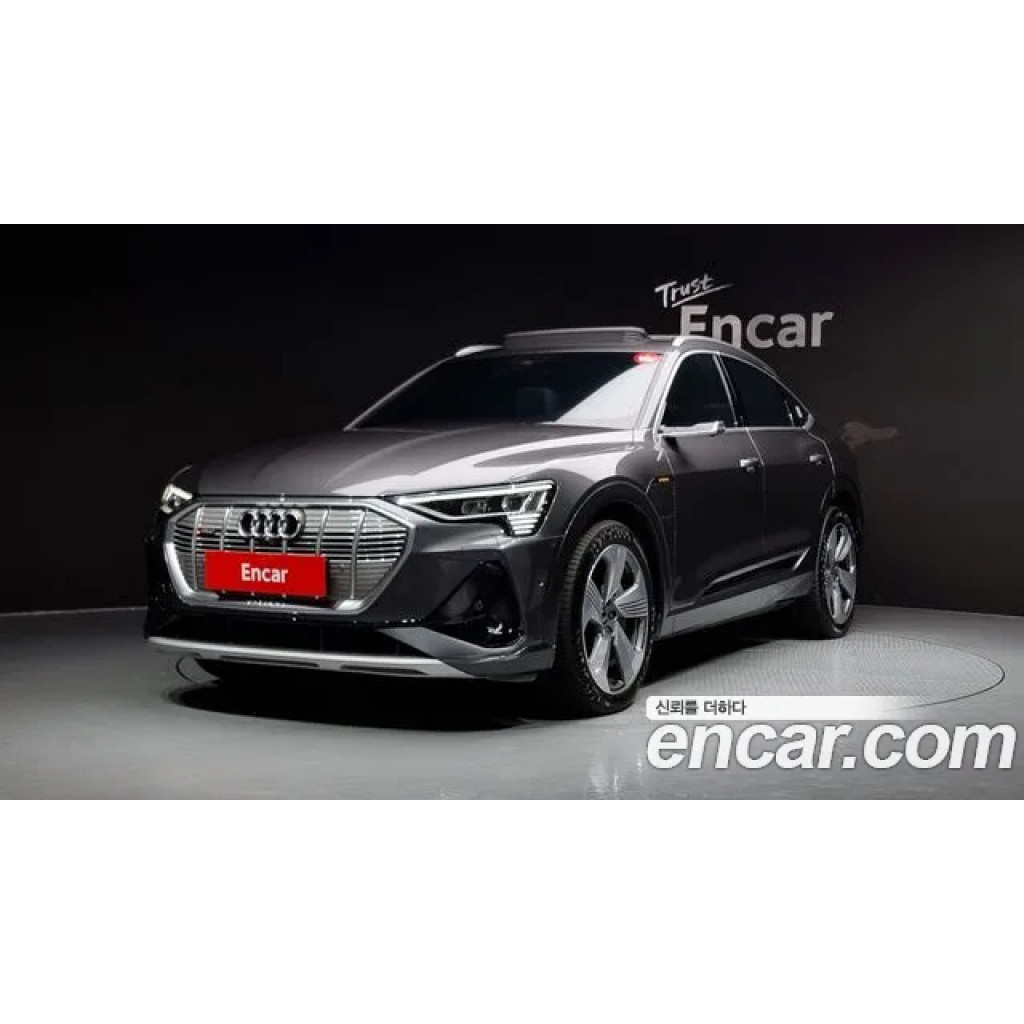 Audi E-tron 2021 г.