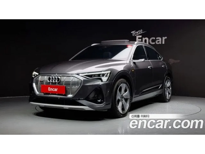 Audi E-tron 2021 г.