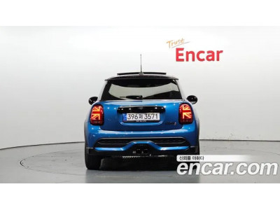 Mini Cooper 2023 г.