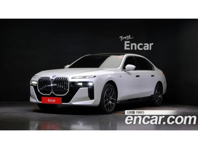 BMW i7 2023 г.