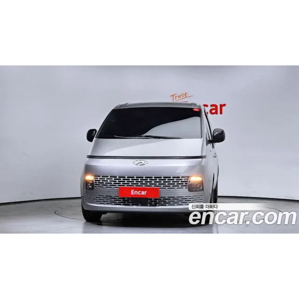 Hyundai Staria 2023 г.