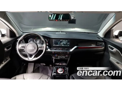 KIA Niro 2023 г.
