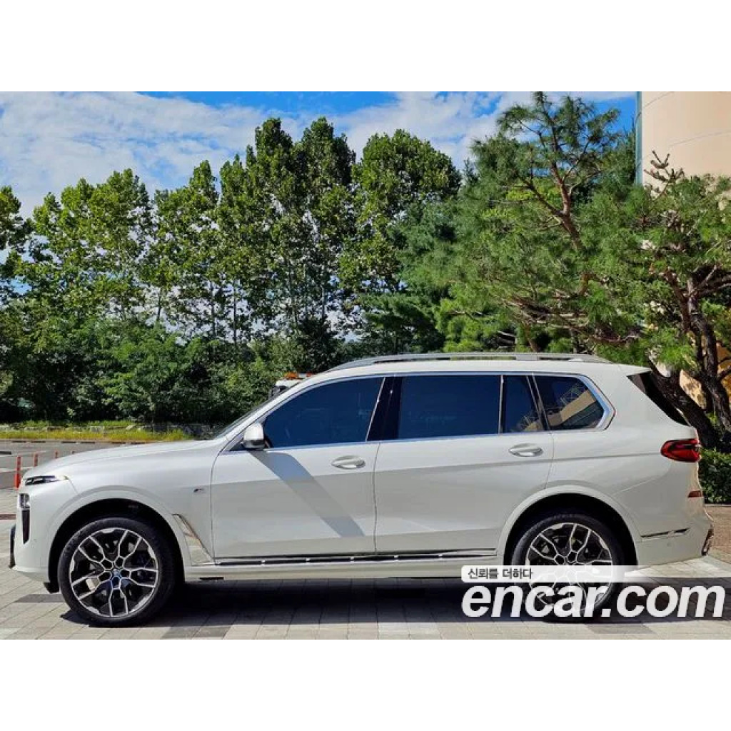 BMW X7 2024 г.