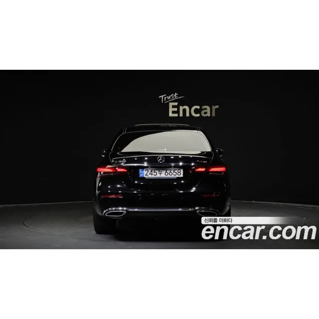 Mercedes Benz E-Class 2023 г.