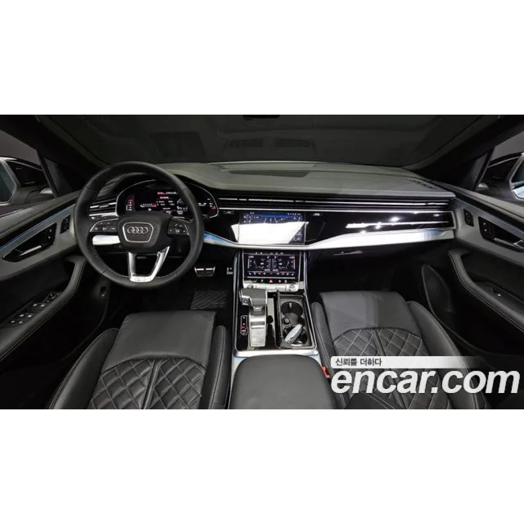 Audi Q8 2023 г.