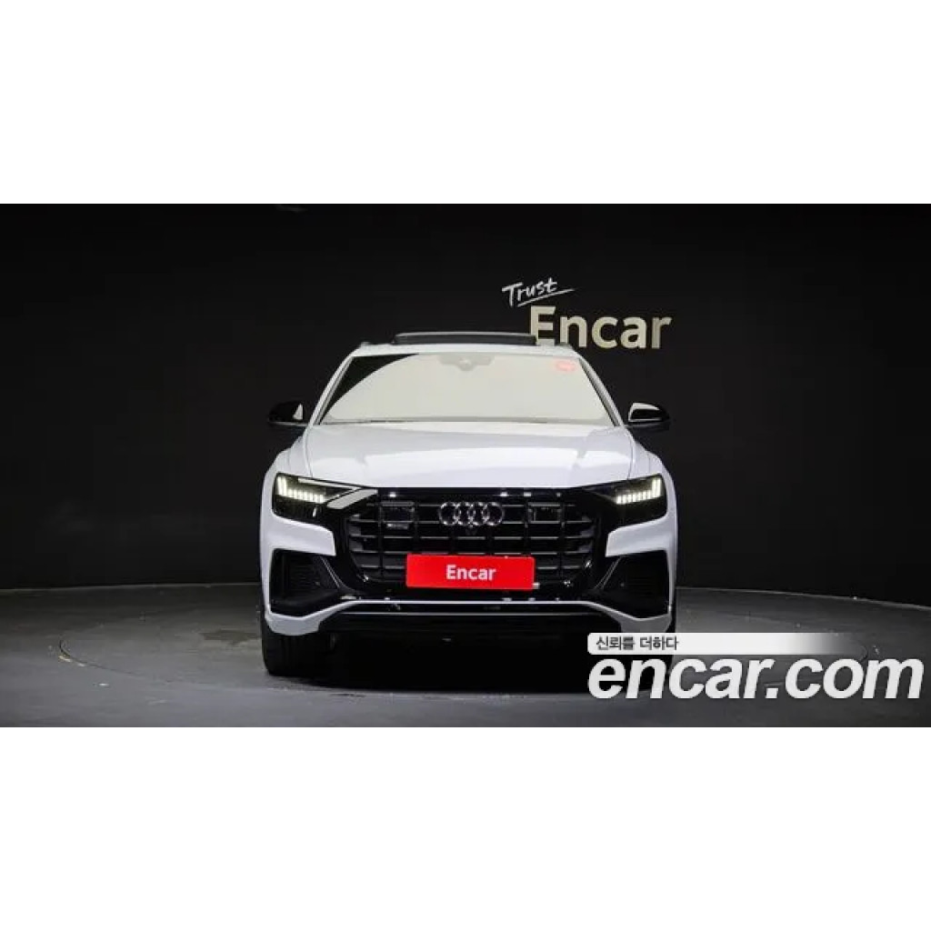 Audi Q8 2023 г.