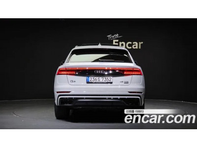 Audi Q8 2023 г.