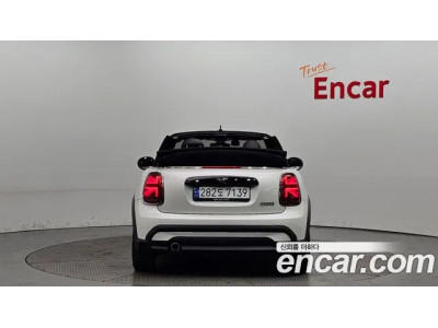Mini Cooper Convertible 2024 г.