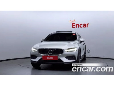 Volvo V60 2020 г.
