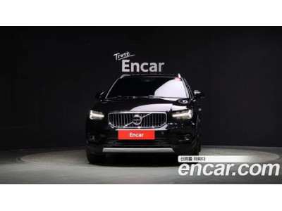 Volvo XC40 2020 г.