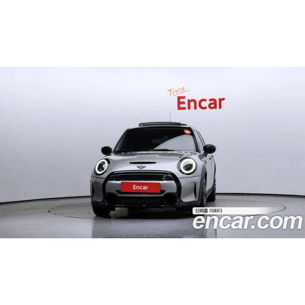 Mini Cooper 2024 г.