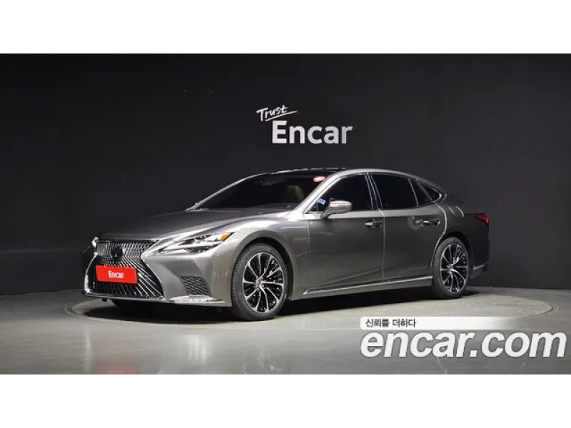 Lexus LS 2022 г.