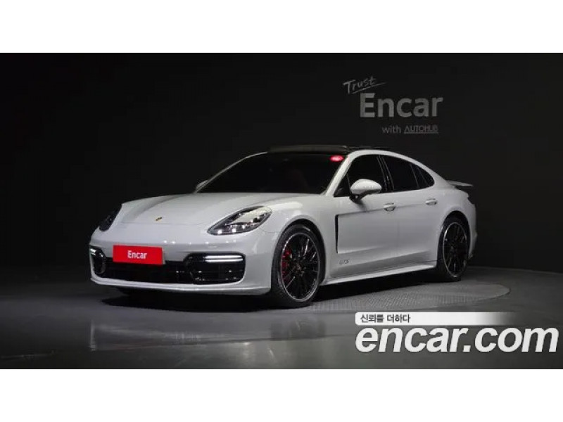 Porsche Panamera 2020 г.