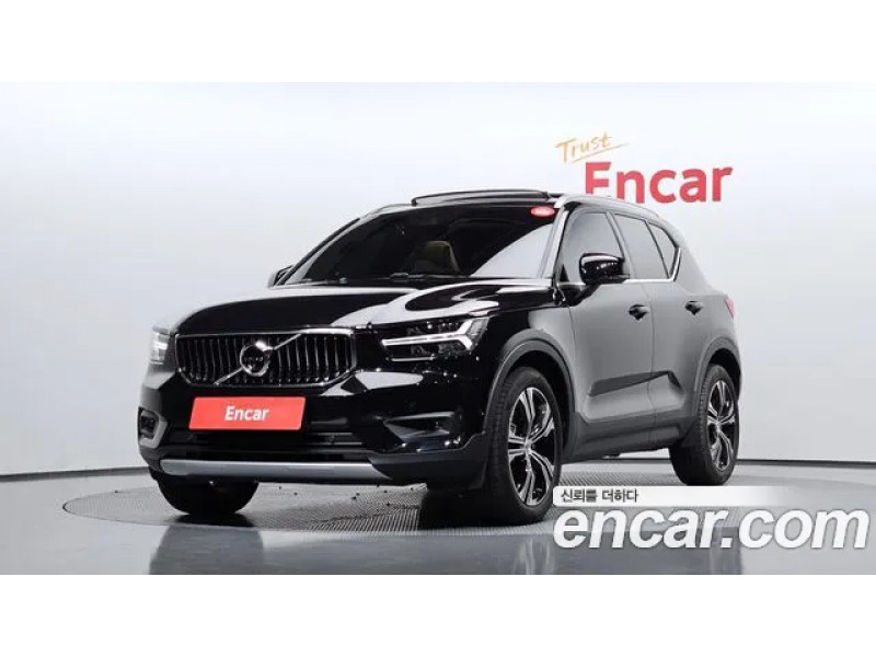 Volvo XC40 2021 г.