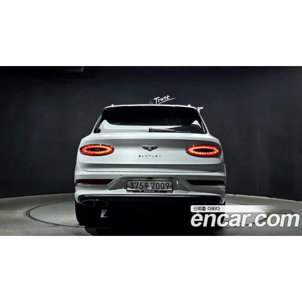 Bentley Bentayga 2022 г.