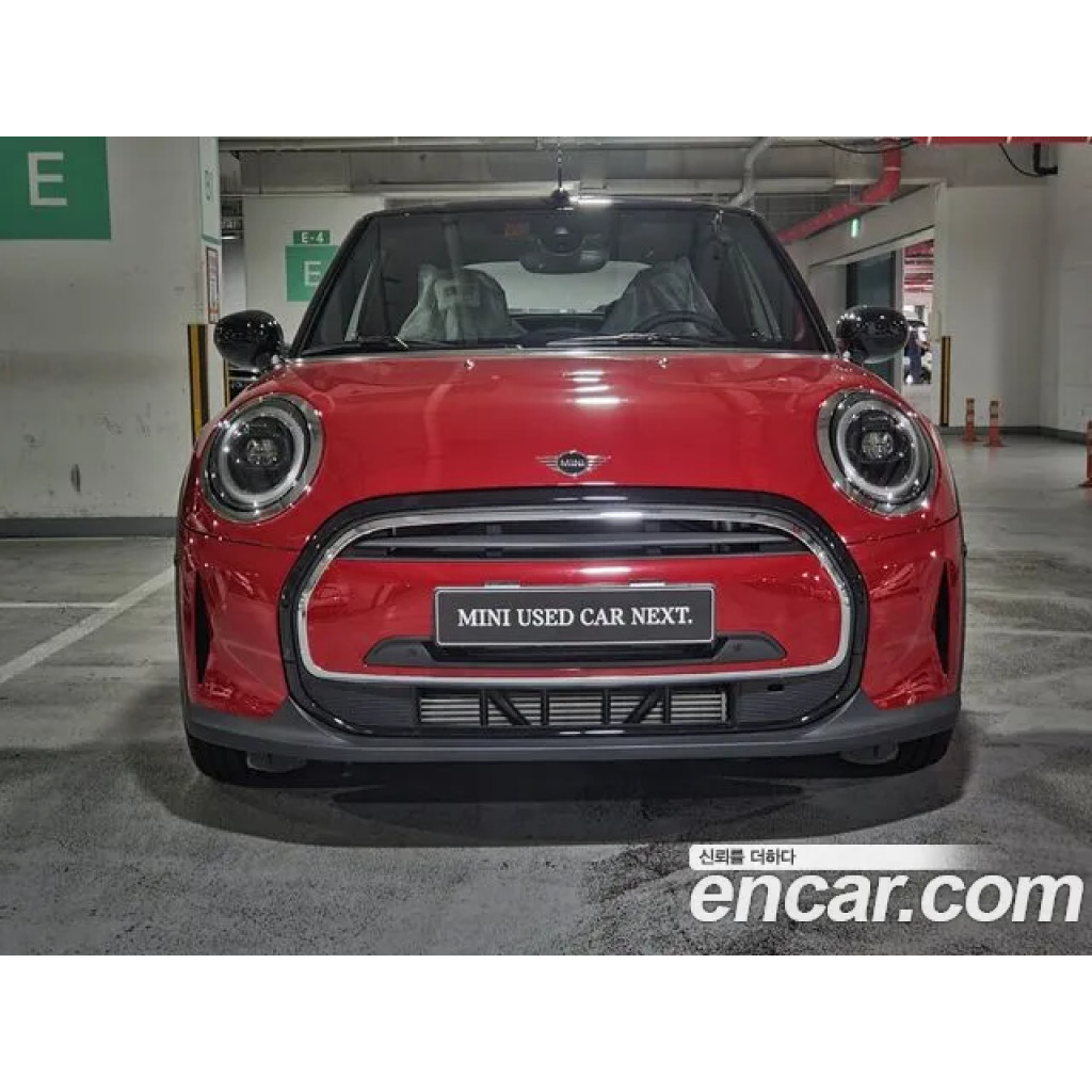 Mini Cooper Convertible 2024 г.