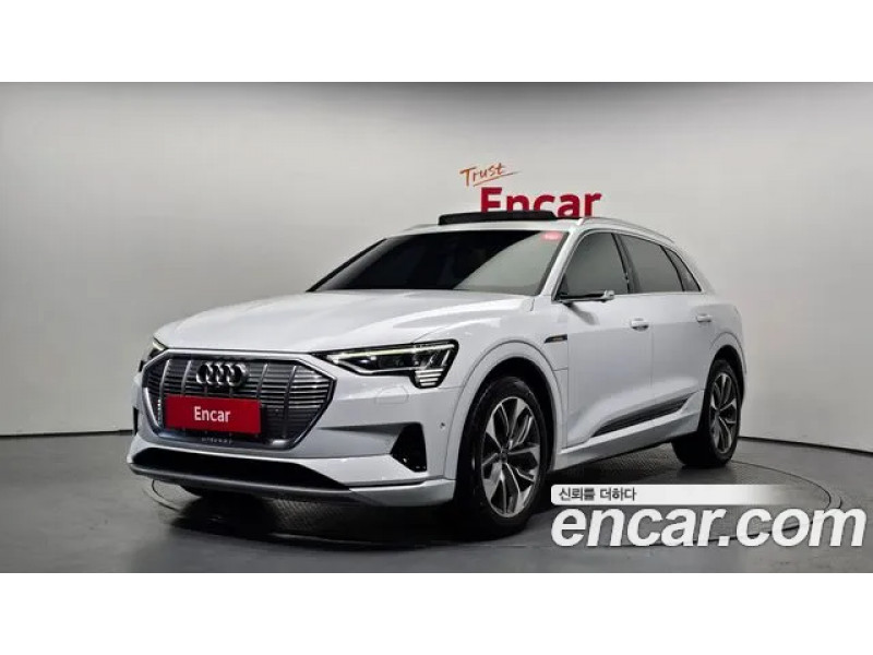 Audi E-tron 2022 г.